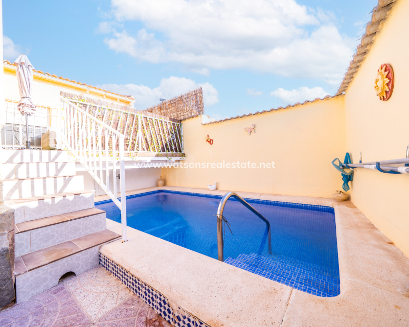 Resale - Freistendhe Villa - Urb. La Marina