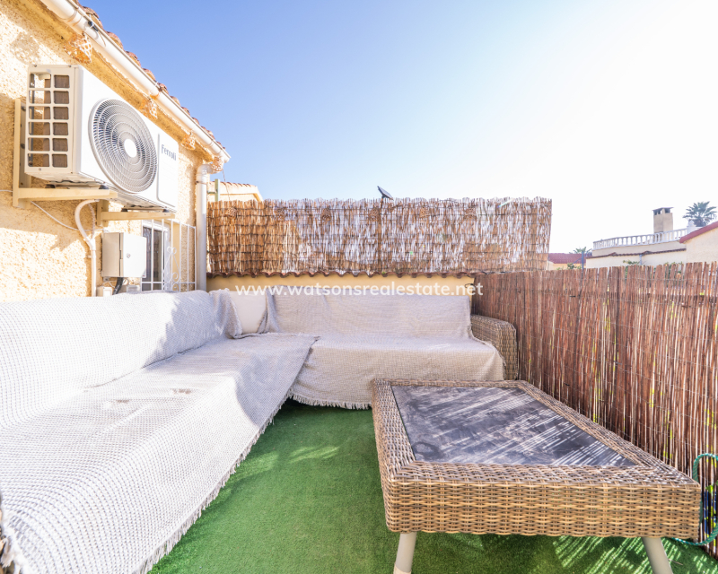 Resale - Freistendhe Villa - Urb. La Marina