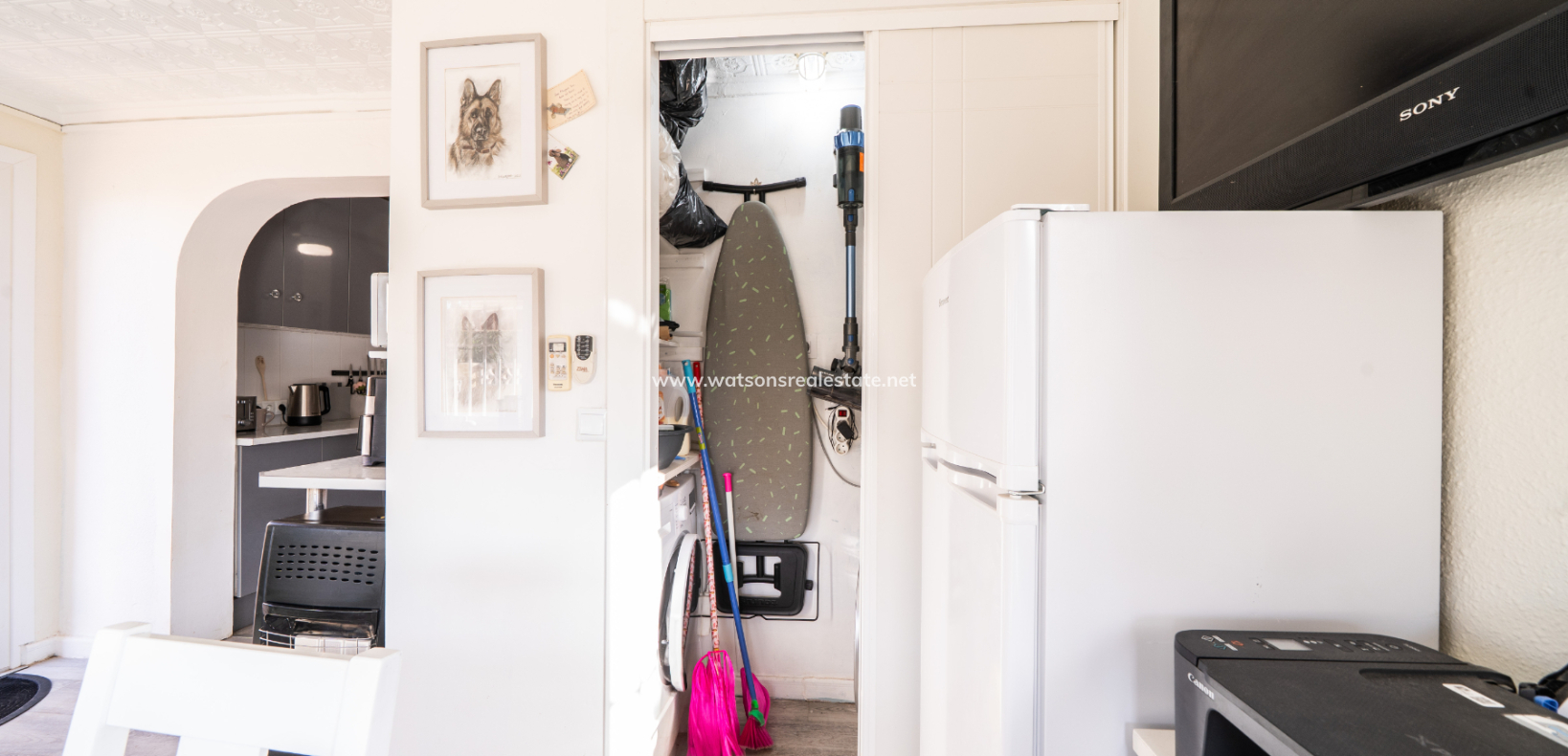 Resale - Freistendhe Villa - Urb. La Marina