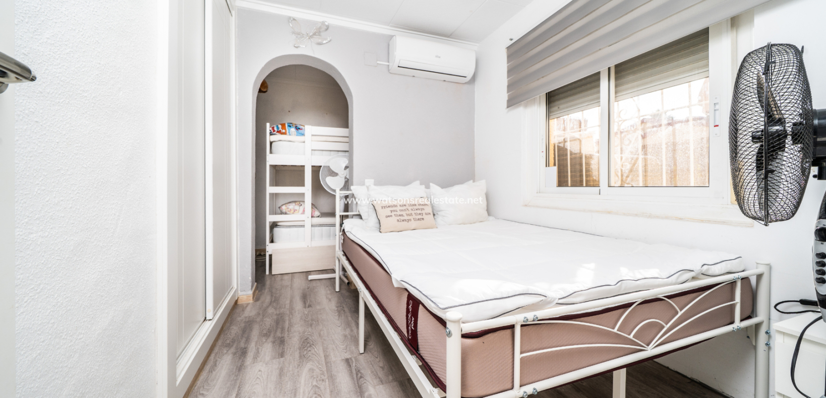 Resale - Freistendhe Villa - Urb. La Marina