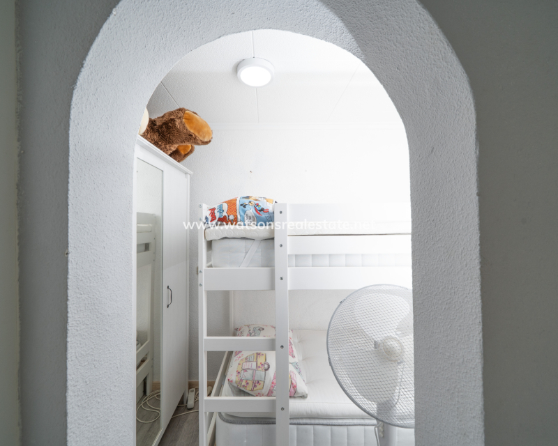 Resale - Freistendhe Villa - Urb. La Marina