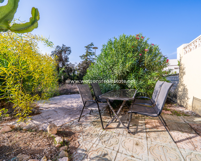 Resale - Freistendhe Villa - Urb. La Marina