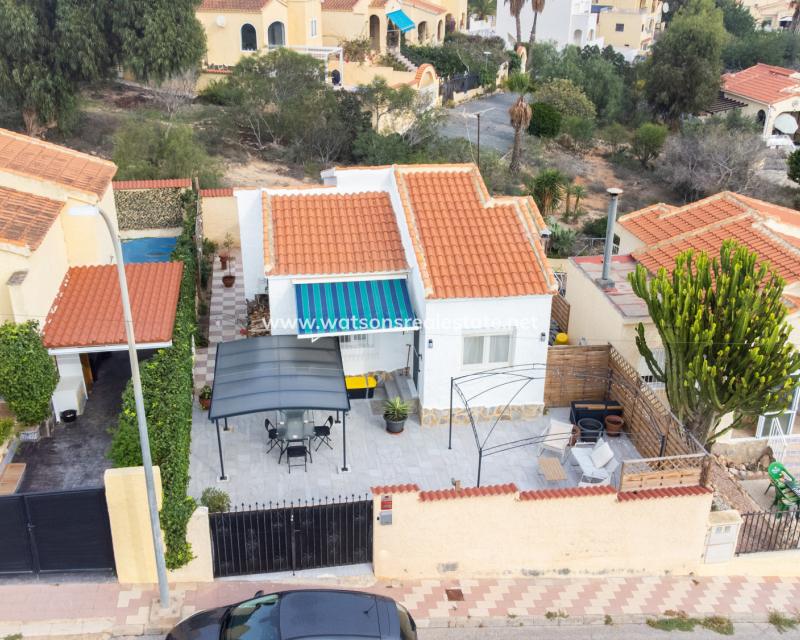 Resale - Freistendhe Villa - Urb. La Marina