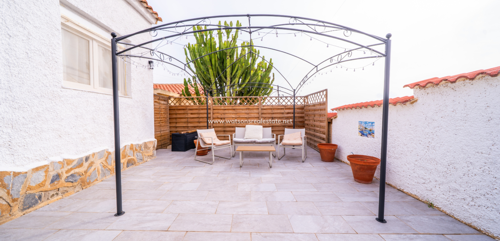 Resale - Freistendhe Villa - Urb. La Marina