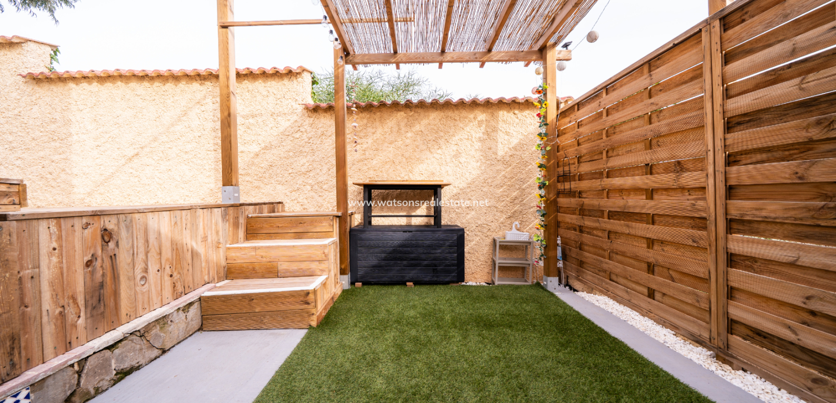 Resale - Freistendhe Villa - Urb. La Marina