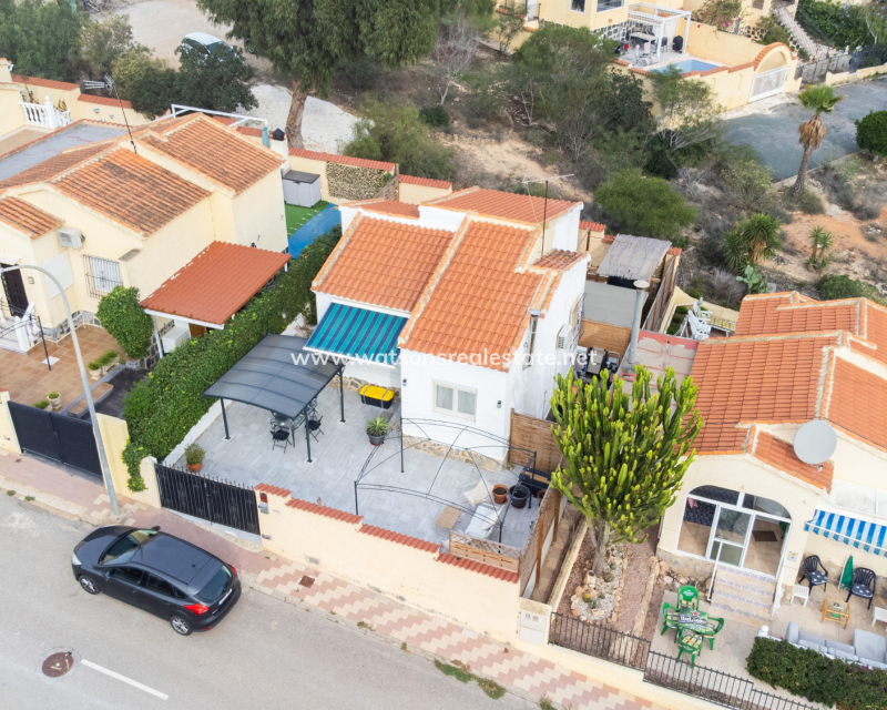 Resale - Freistendhe Villa - Urb. La Marina