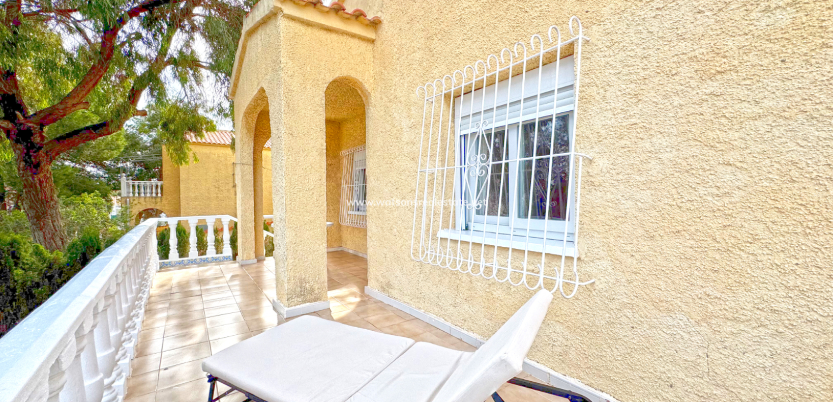 Resale - Freistendhe Villa - Urb. La Marina