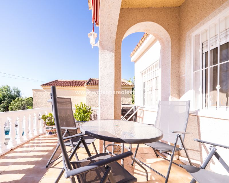 Resale - Freistendhe Villa - Urb. La Marina