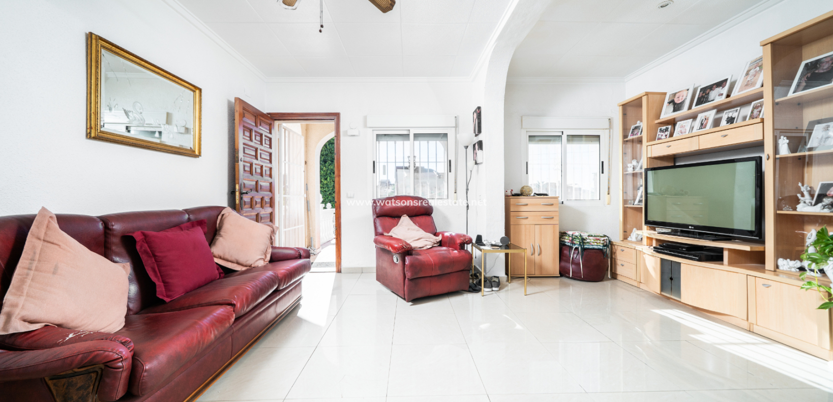 Resale - Freistendhe Villa - Urb. La Marina