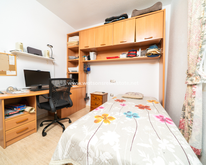 Resale - Freistendhe Villa - Urb. La Marina