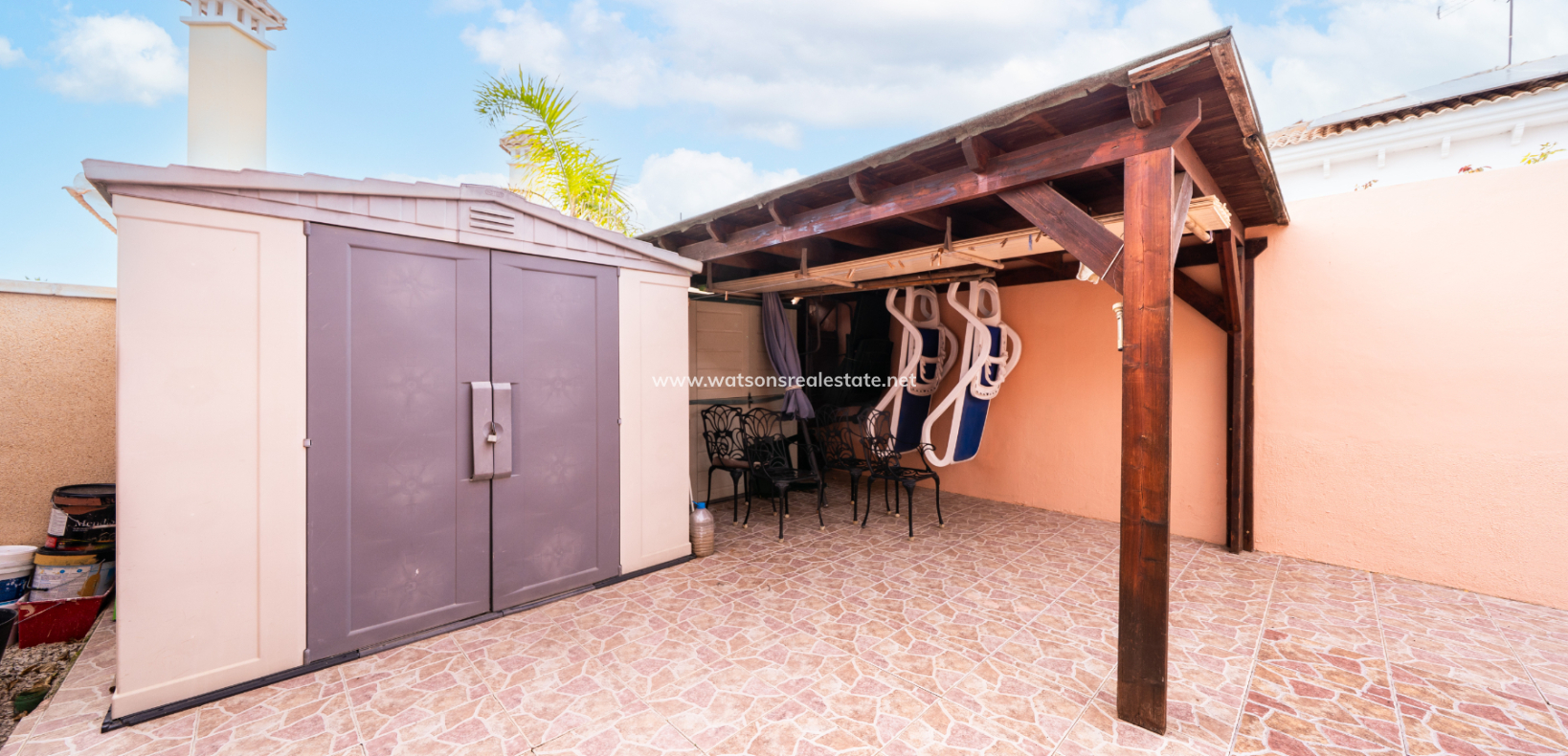 Resale - Freistendhe Villa - Urb. La Marina