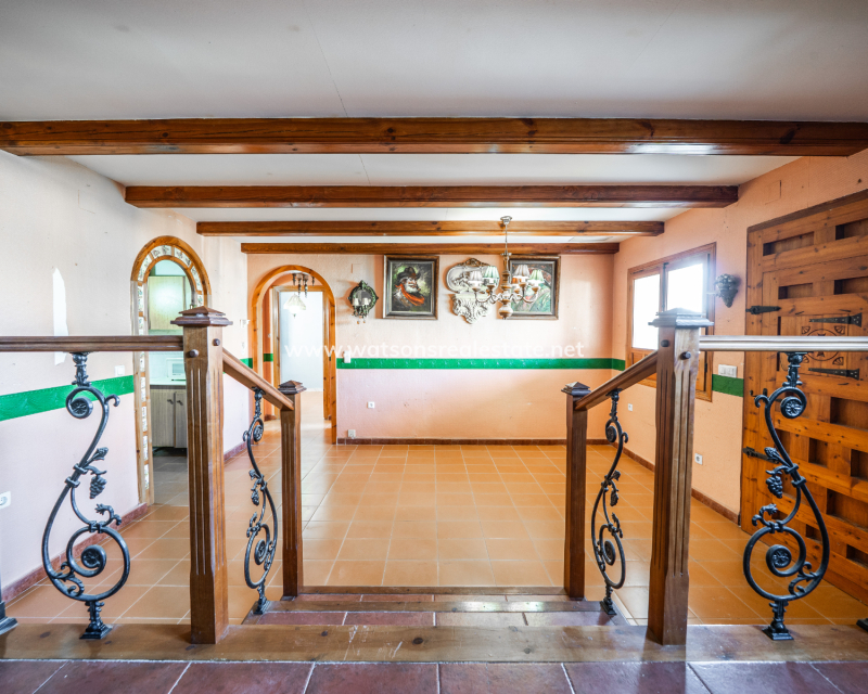 Resale - Freistendhe Villa - Urb. La Marina