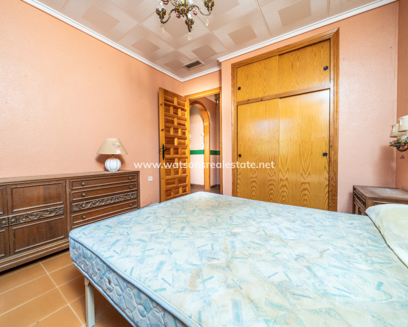 Resale - Freistendhe Villa - Urb. La Marina