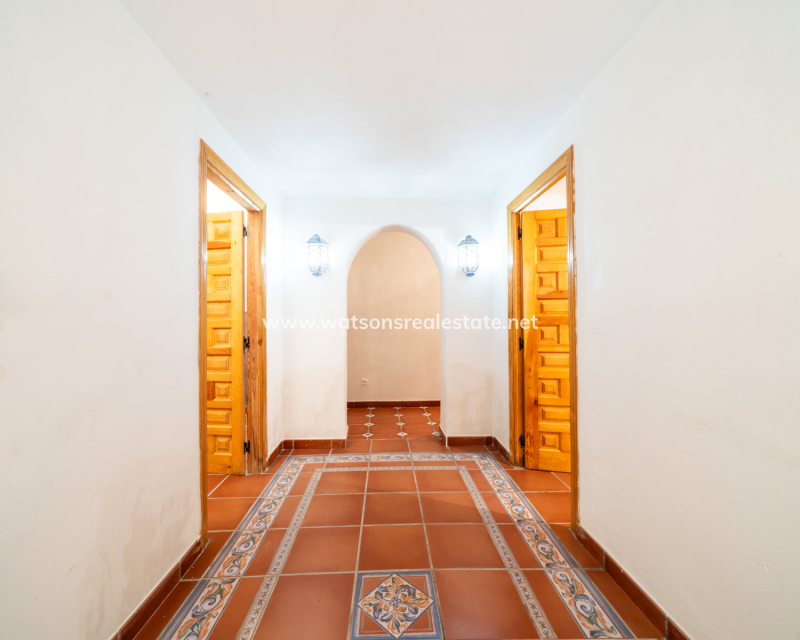 Resale - Freistendhe Villa - Urb. La Marina