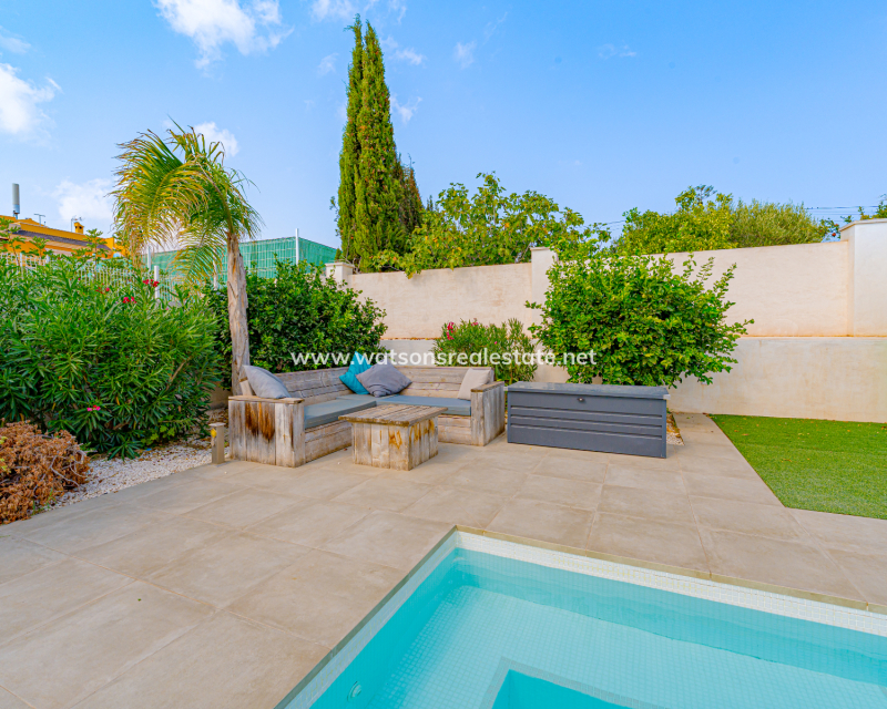 Resale - Freistendhe Villa - Urb. La Marina