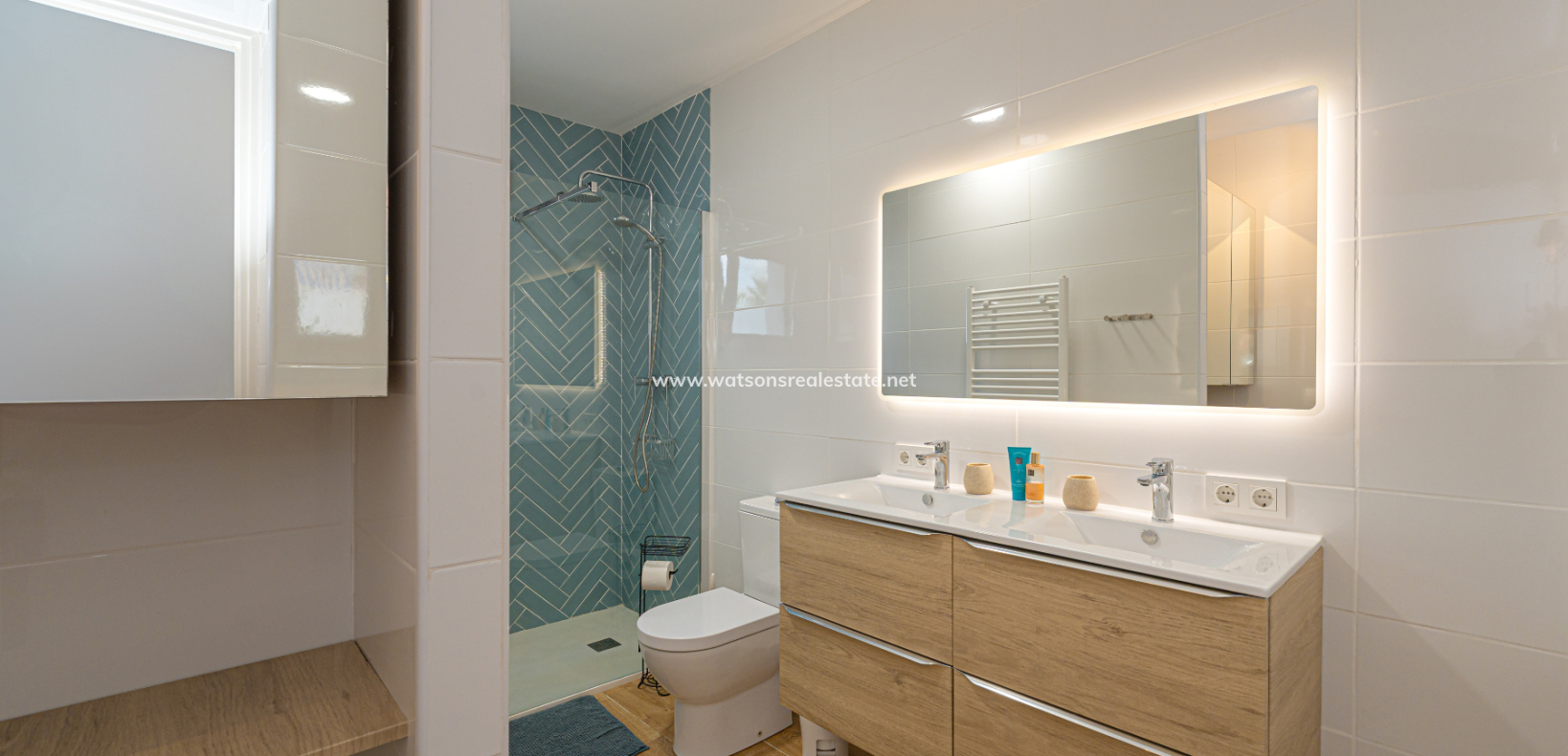 Resale - Freistendhe Villa - Urb. La Marina