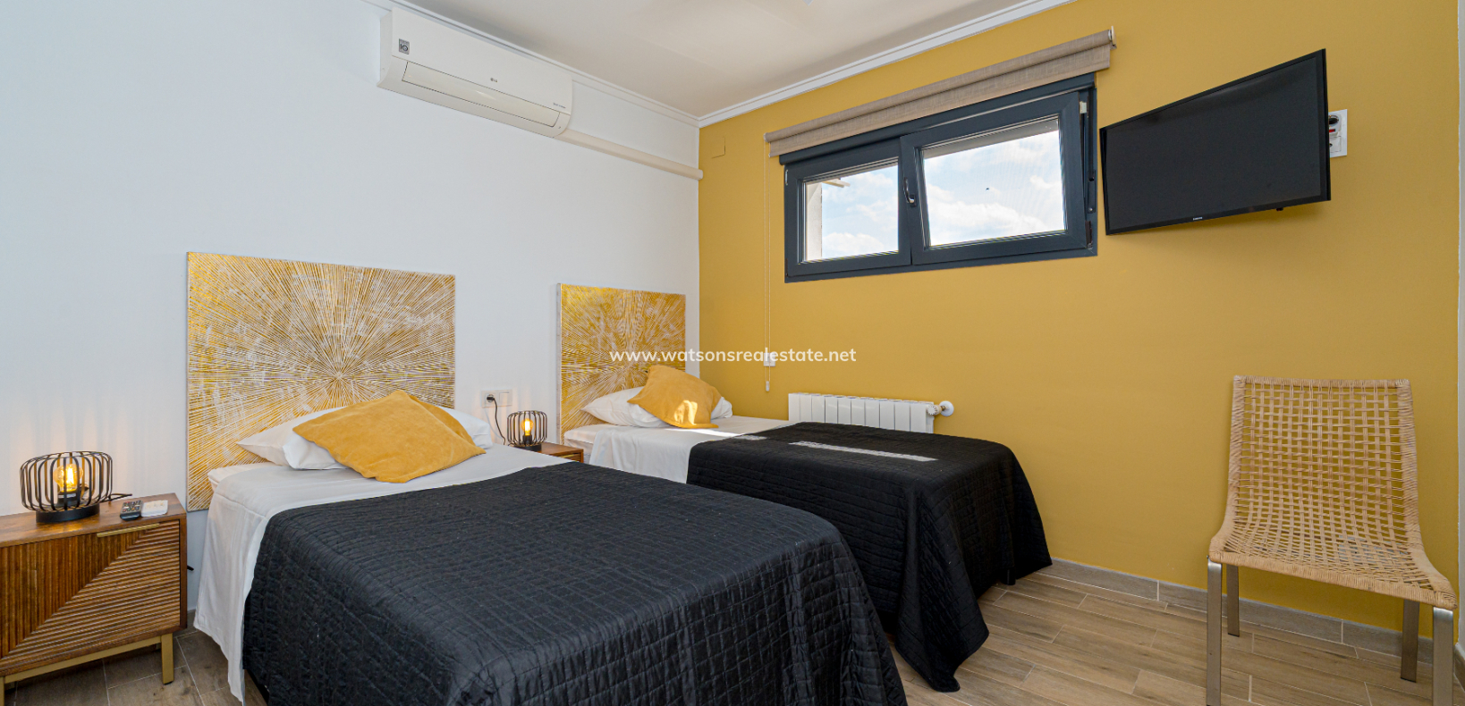 Resale - Freistendhe Villa - Urb. La Marina