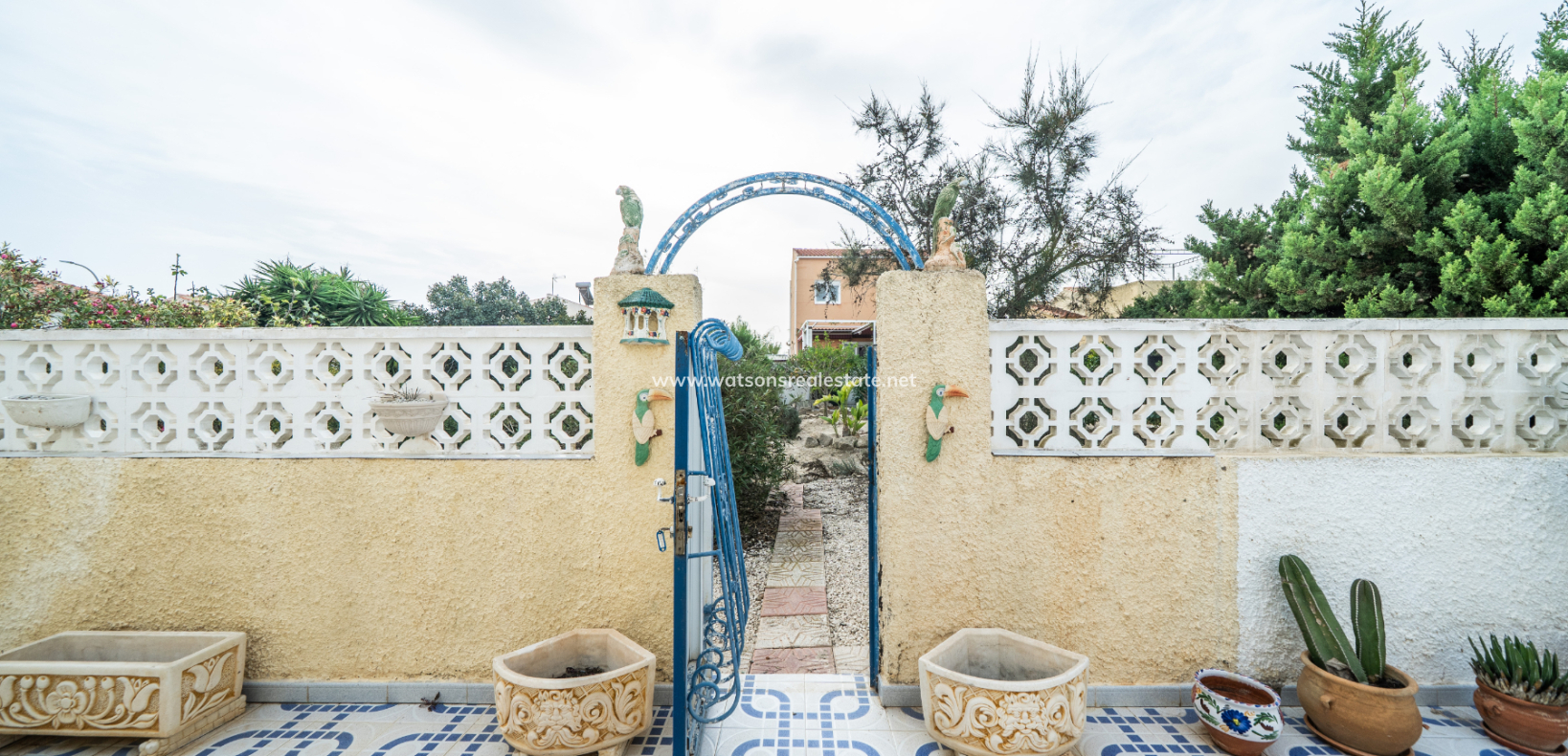 Resale - Freistendhe Villa - Urb. La Marina