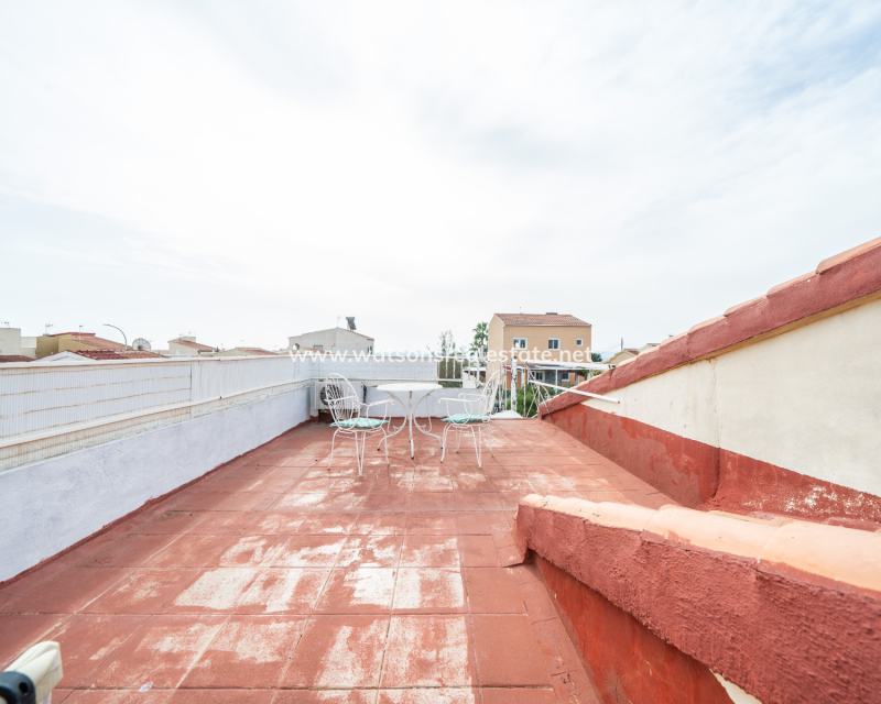 Resale - Freistendhe Villa - Urb. La Marina