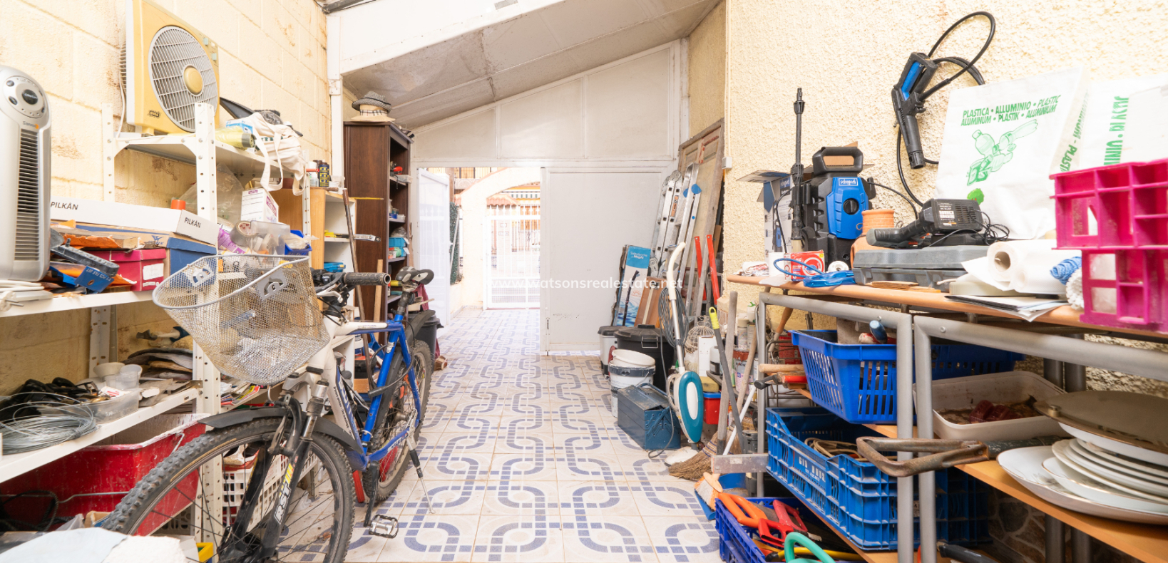 Resale - Freistendhe Villa - Urb. La Marina