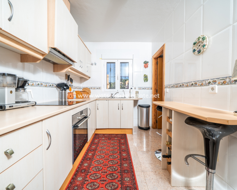 Resale - Freistendhe Villa - Urb. La Marina