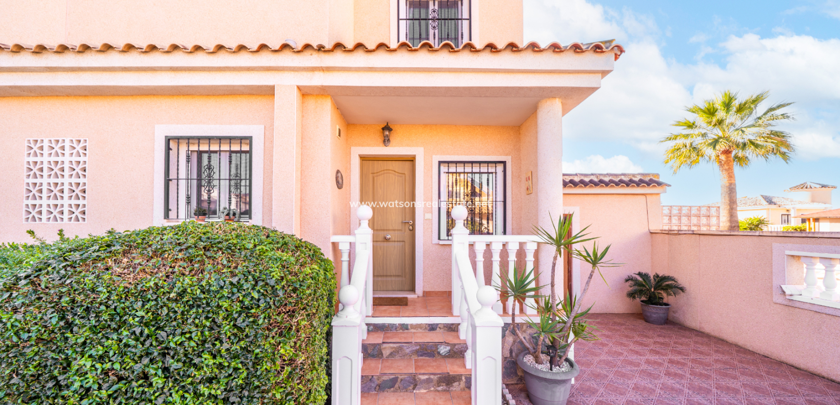 Resale - Freistendhe Villa - Urb. La Marina