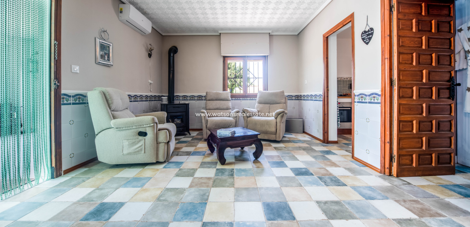 Resale - Freistendhe Villa - Urb. La Marina