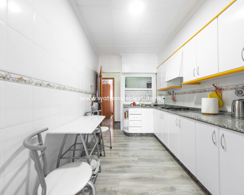 Resale - Freistendhe Villa - Urb. La Marina