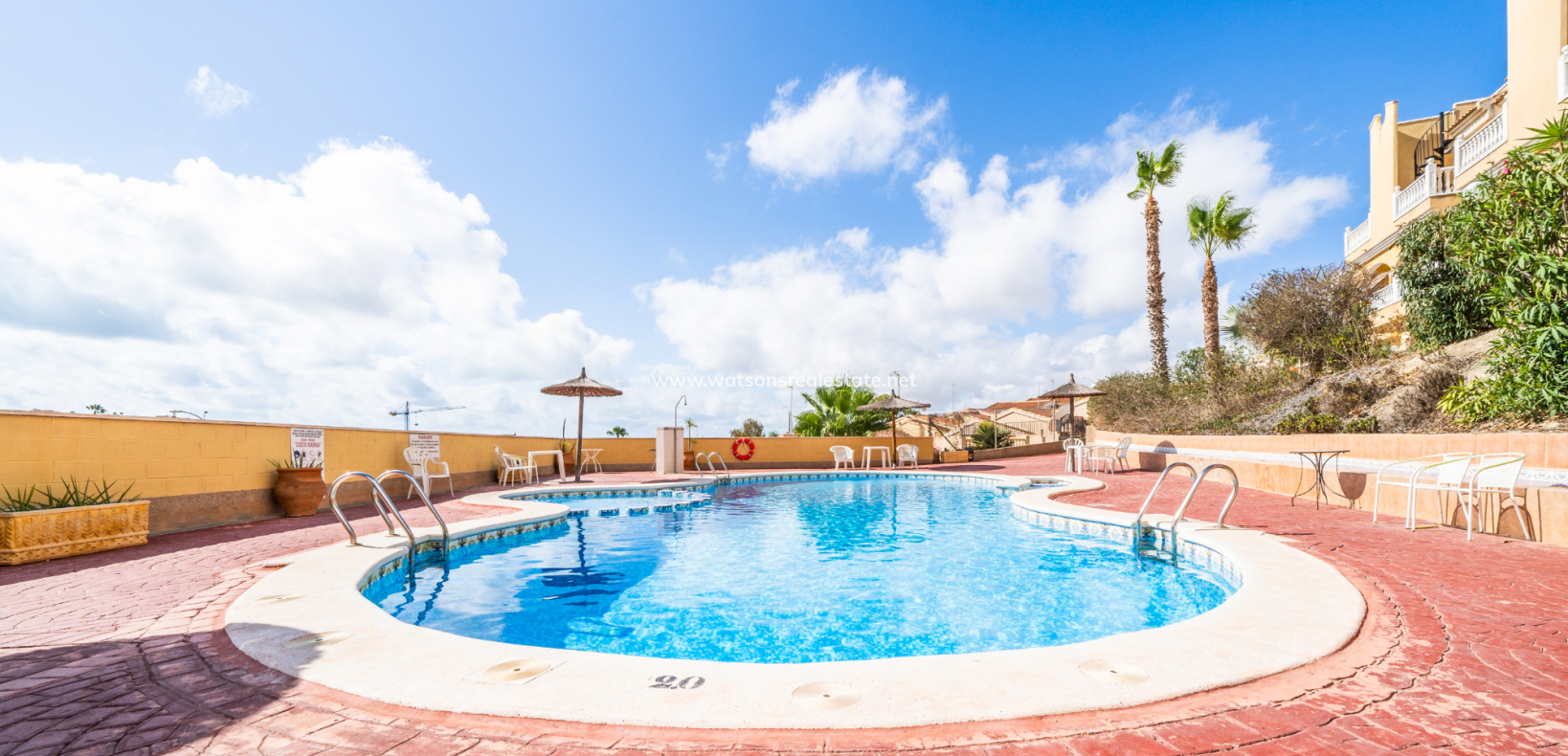 Resale - Freistendhe Villa - Urb. La Marina