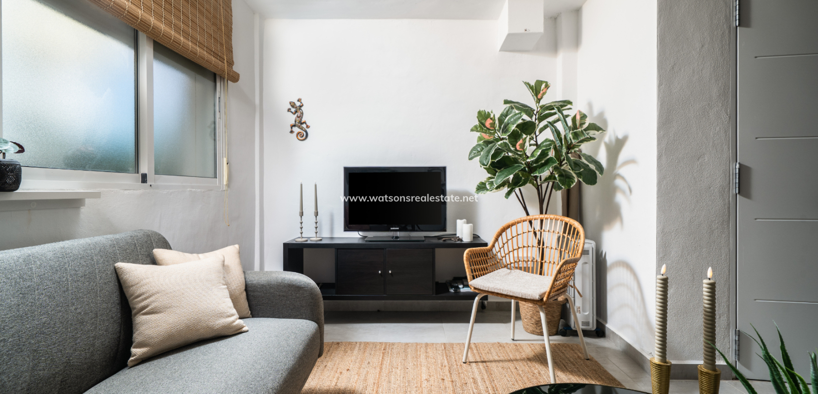 Resale - Freistendhe Villa - Urb. La Marina