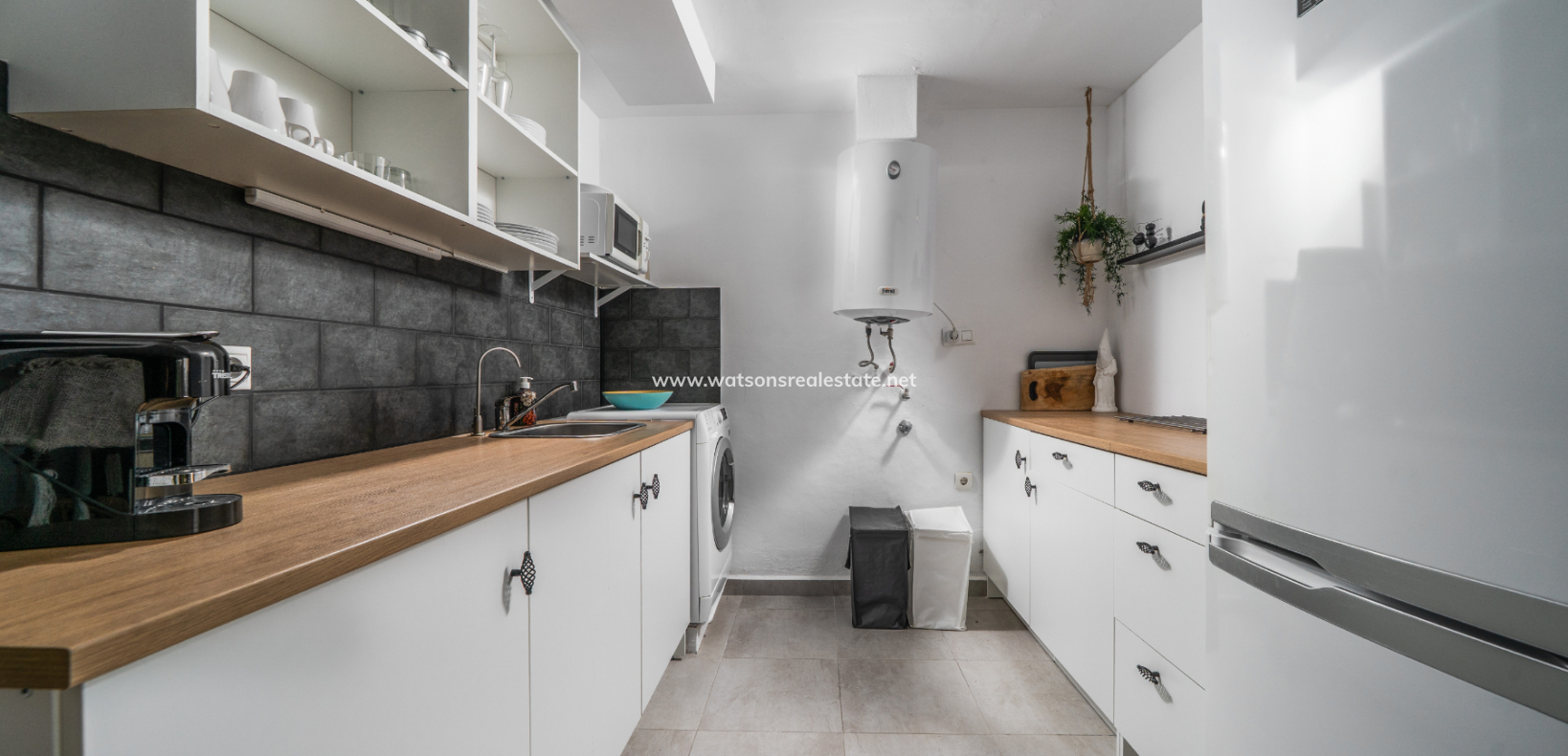 Resale - Freistendhe Villa - Urb. La Marina