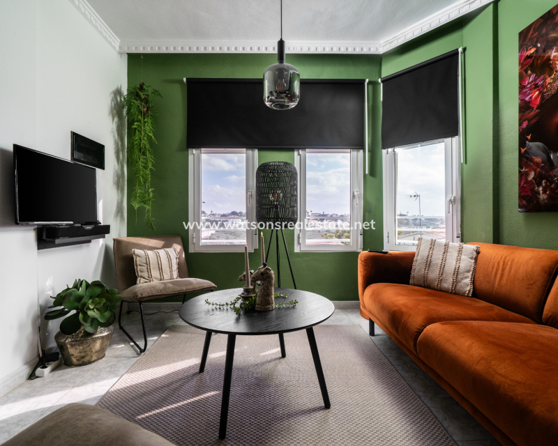 Resale - Freistendhe Villa - Urb. La Marina