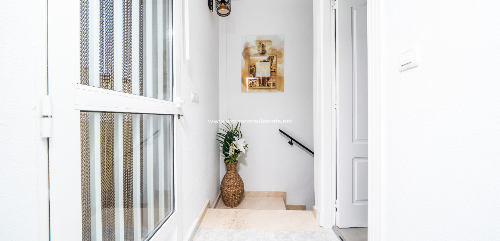 Resale - Freistendhe Villa - Urb. La Marina