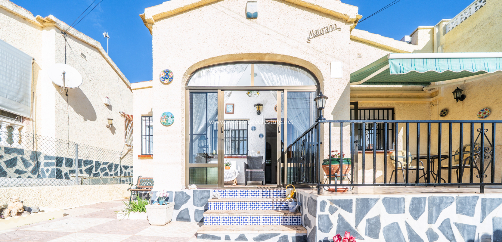 Resale - Freistendhe Villa - Urb. La Marina