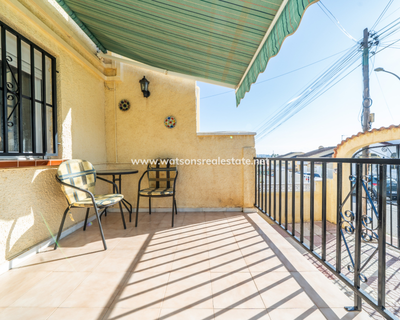 Resale - Freistendhe Villa - Urb. La Marina