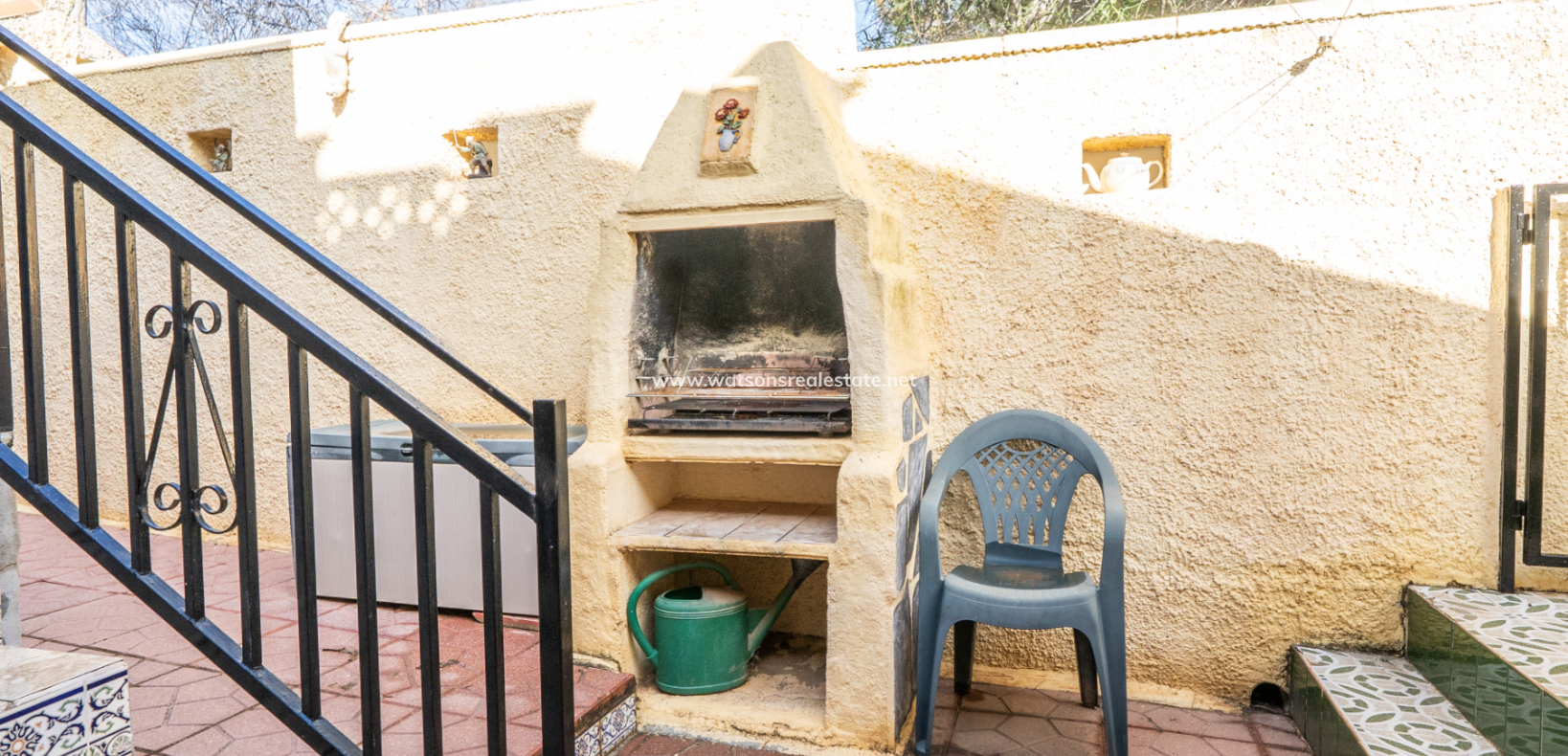 Resale - Freistendhe Villa - Urb. La Marina