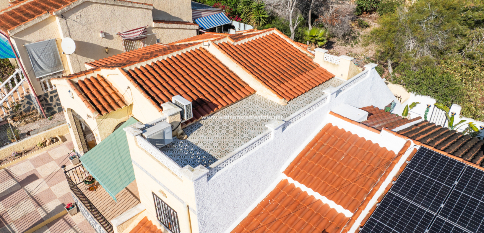 Resale - Freistendhe Villa - Urb. La Marina