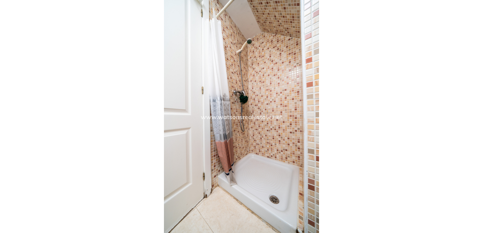 Resale - Freistendhe Villa - Urb. La Marina