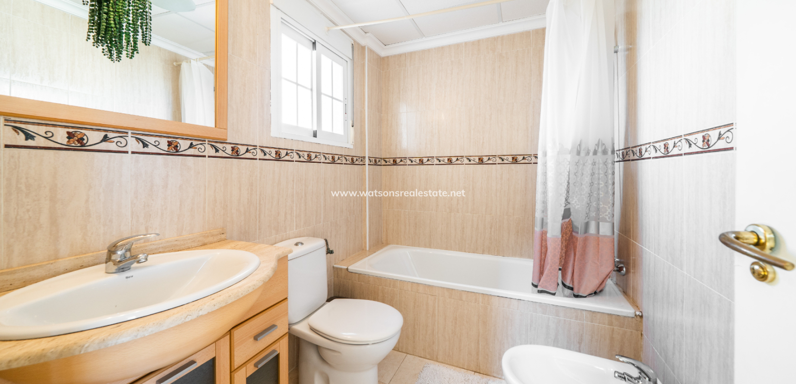 Resale - Freistendhe Villa - Urb. La Marina