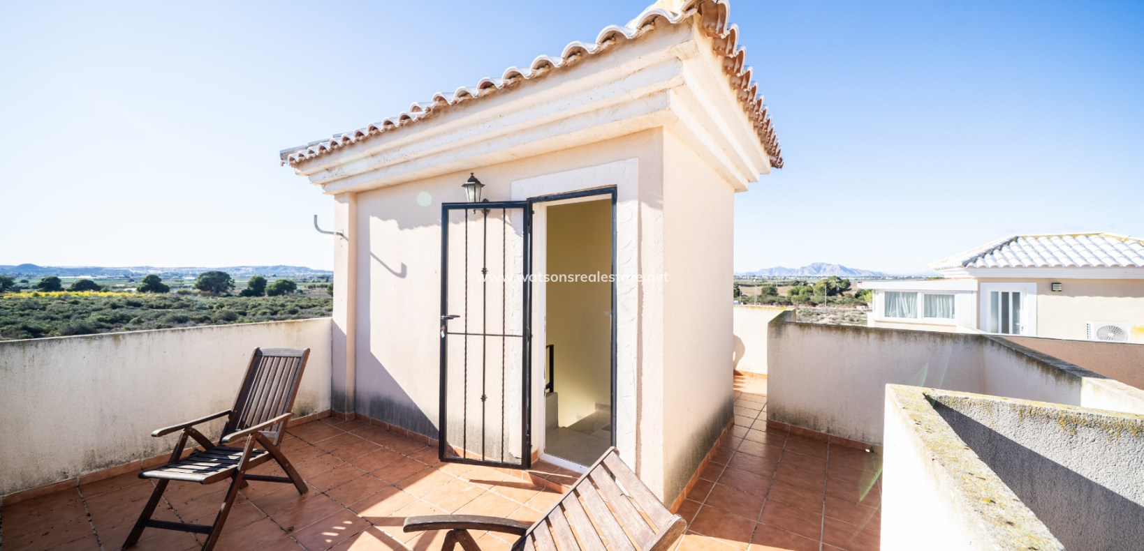 Resale - Freistendhe Villa - Urb. La Marina