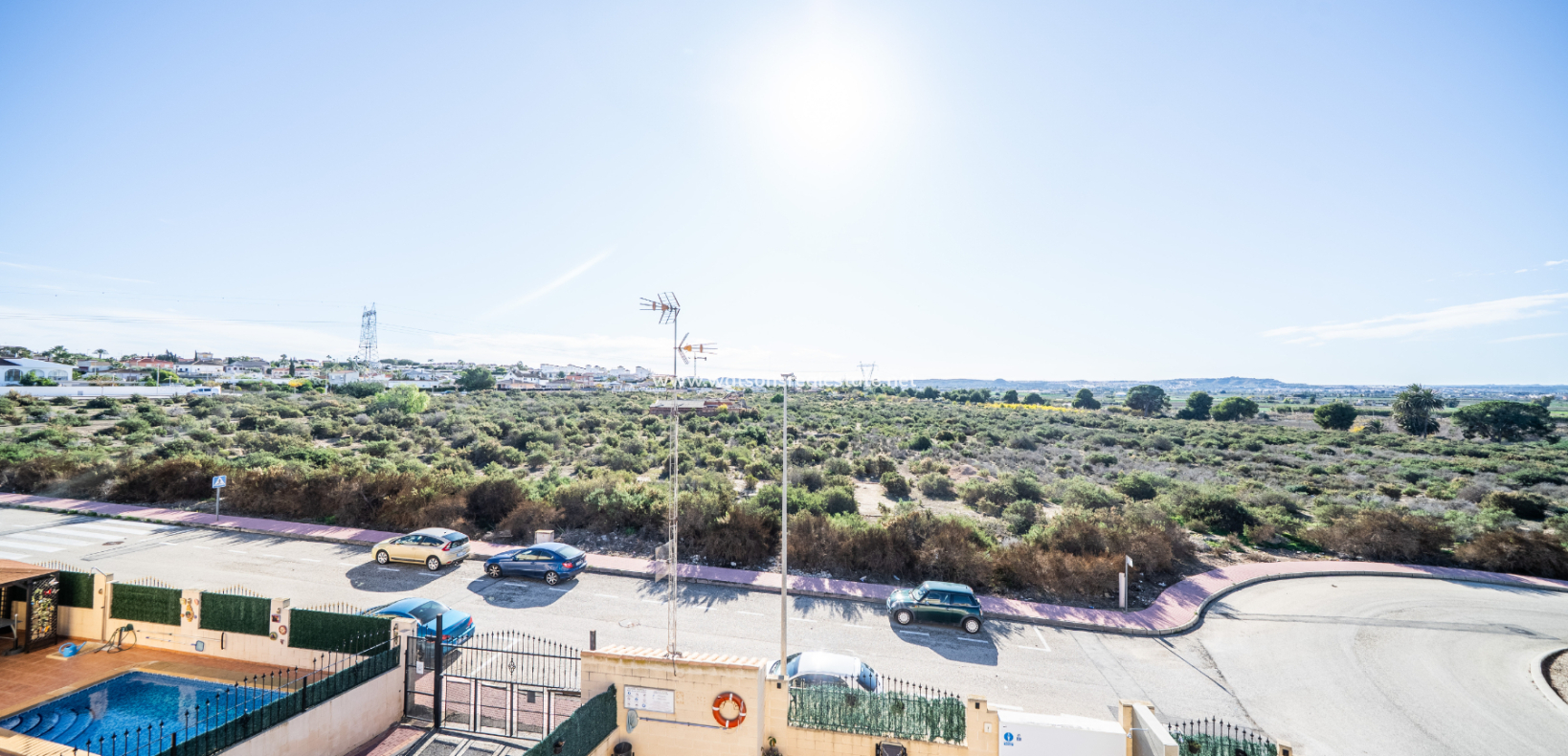 Resale - Freistendhe Villa - Urb. La Marina