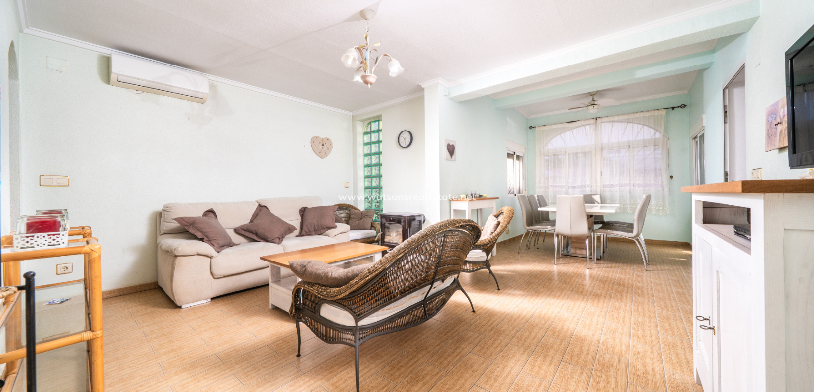 Resale - Freistendhe Villa - Urb. La Marina