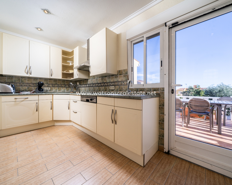 Resale - Freistendhe Villa - Urb. La Marina