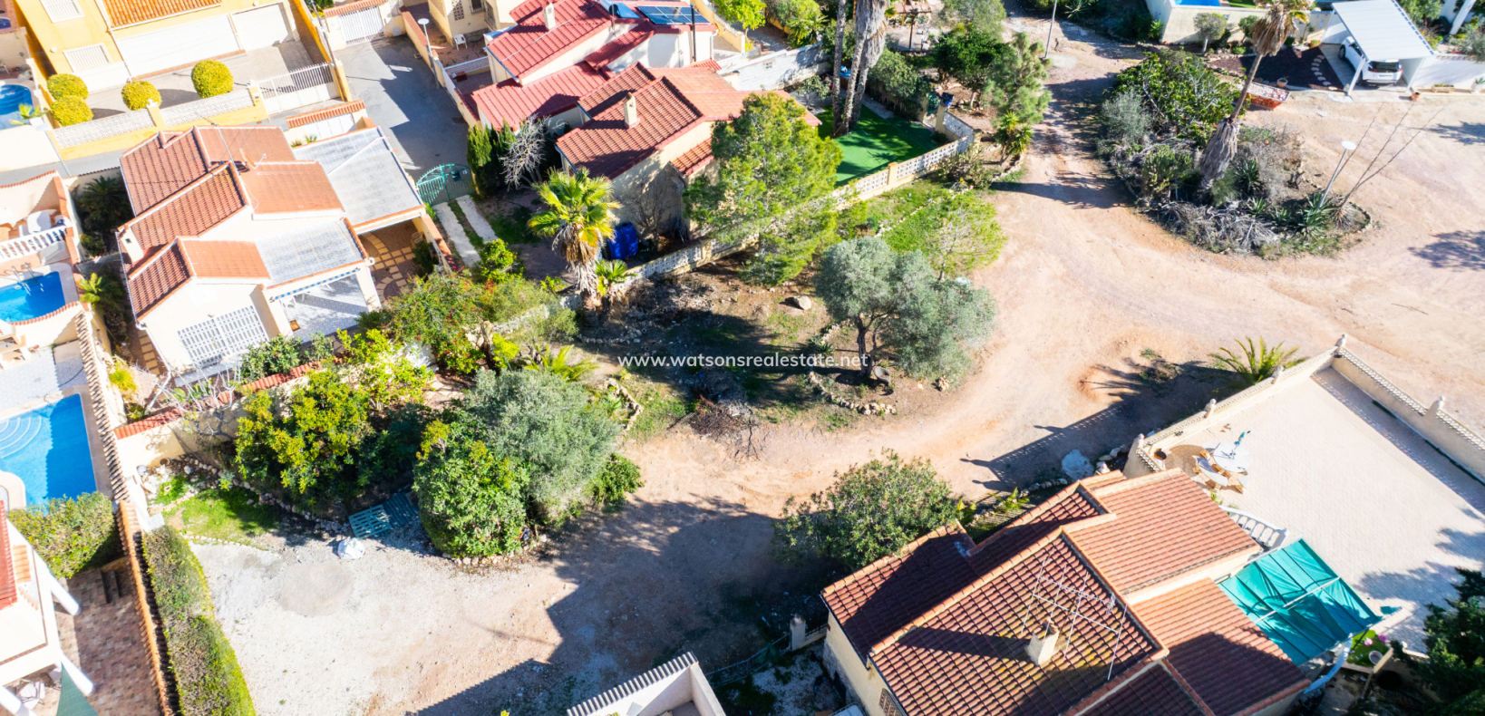 Resale - Freistendhe Villa - Urb. La Marina