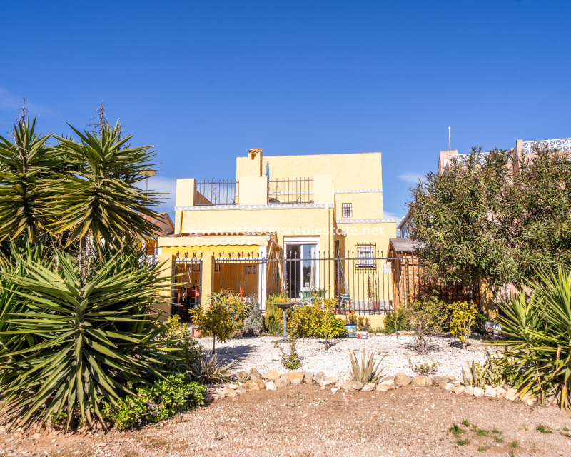 Resale - Freistendhe Villa - Urb. La Marina