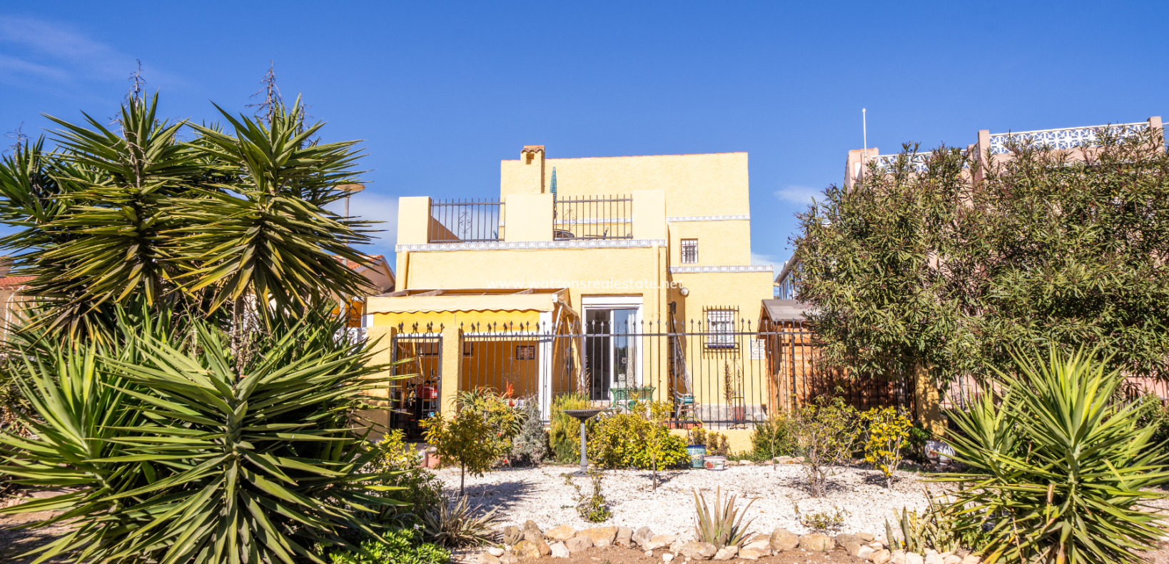 Resale - Freistendhe Villa - Urb. La Marina