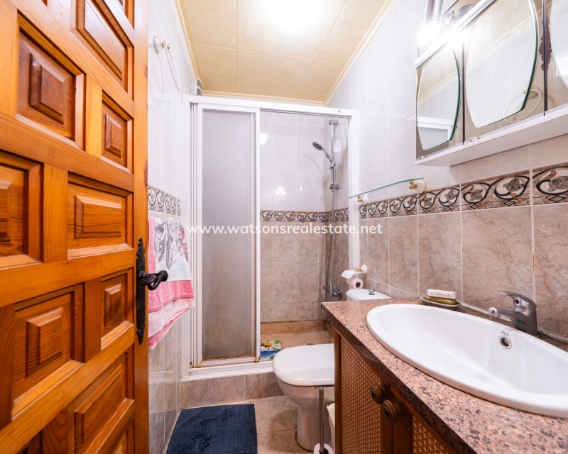 Resale - Freistendhe Villa - Urb. La Marina