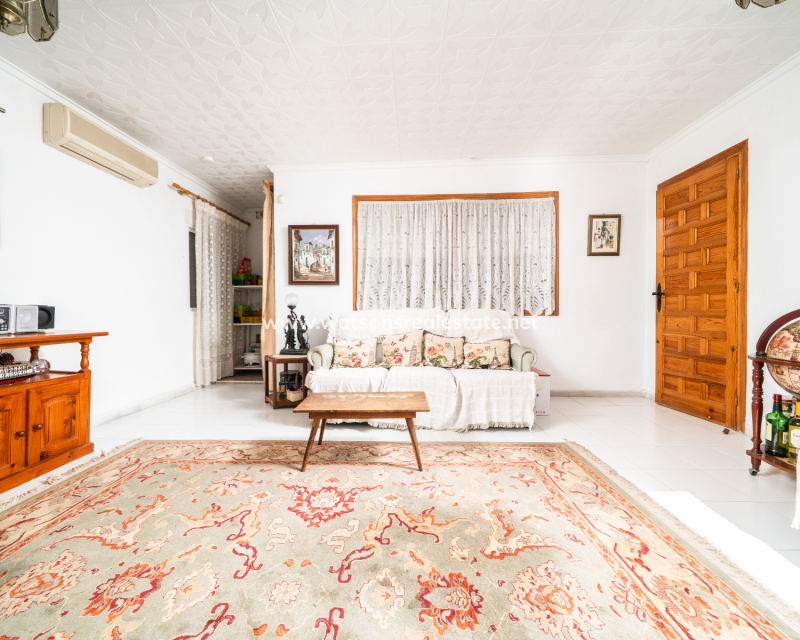 Resale - Freistendhe Villa - Urb. La Marina