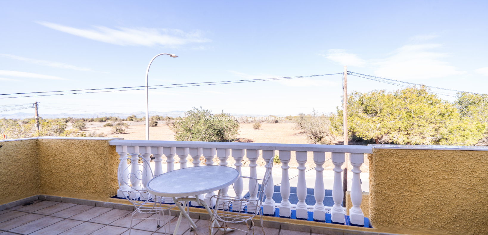 Resale - Freistendhe Villa - Urb. La Marina