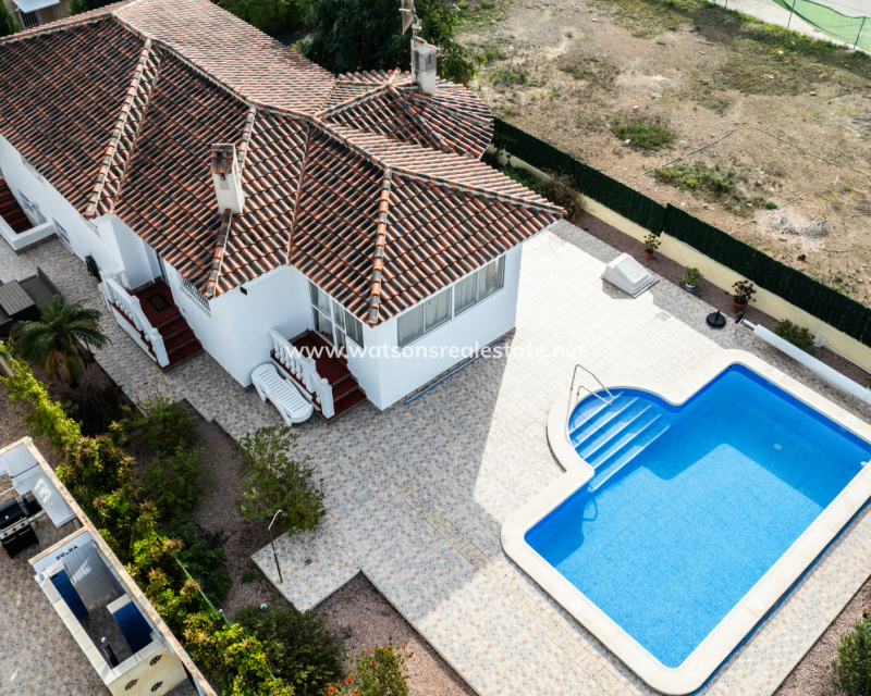 Resale - Freistendhe Villa - Urb. La Marina